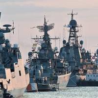 Россияне активно выводят корабли из Крыма