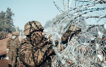 Толпа агрессивных мигрантов пошла на штурм польской границы из Беларуси