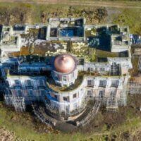 У Британії руйнується покинутий «палац», який міг би перевершити Букінгемський: що з ним сталося пише NovusNews