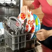 Як доглядати за посудомийною машиною